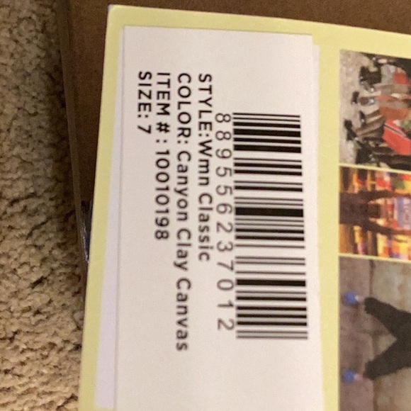 TOMS comfortable canvas shoe NWT - Picture 4 of 4